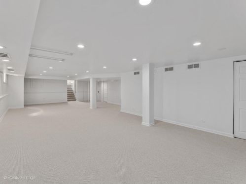 256 Frst Ave, Elmhurst IL 60126-3547 exterior