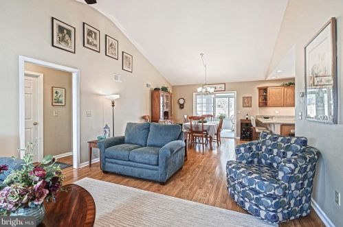 409 Chapelwood Dr, Hanover PA  17331-5232 exterior