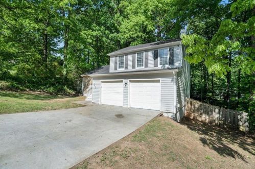 5576 Ln Fleur Trl, Lithonia GA 30038-2843 exterior