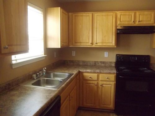 4226 Kensington Cv, Atlanta, GA 30349-2558