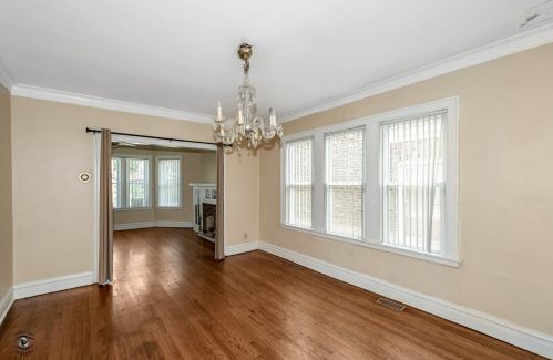 6228 Kedvale Ave, Chicago IL 60629-5127 exterior