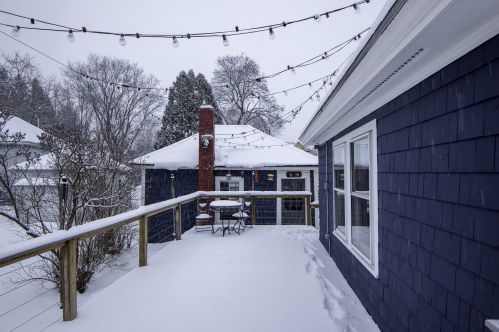 42 Noyes St, Concord NH 03301-2327 exterior