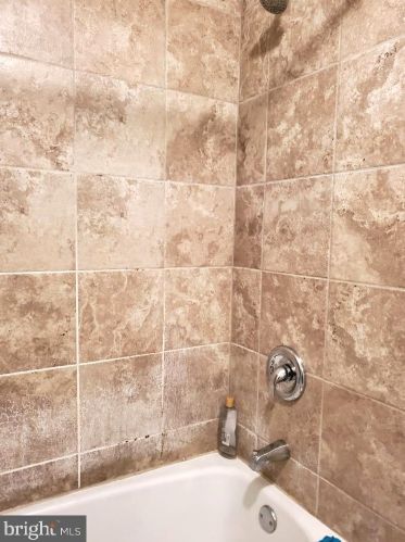 27 8th St, Chester PA 19013-6018 exterior