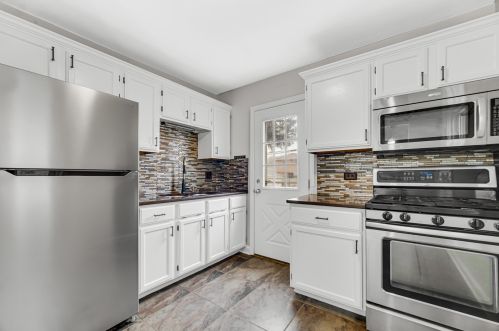 10710 Kedzie Ave, Chicago, IL 60655-2106