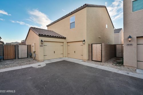 8047 Albeniz Pl, Phoenix AZ  85043 exterior