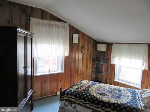 128 3 St, New Castle DE 19720-4536 exterior