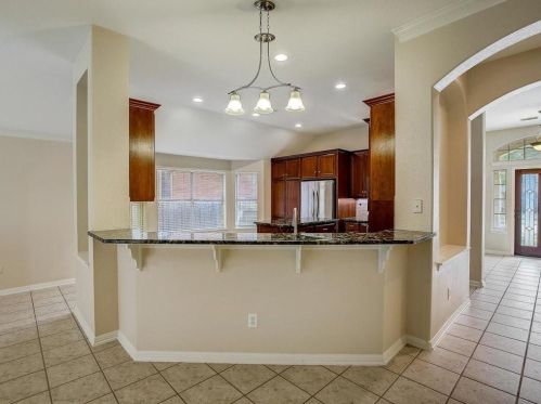 4520 Eagle Feather Dr, Austin TX 78735-6466 exterior