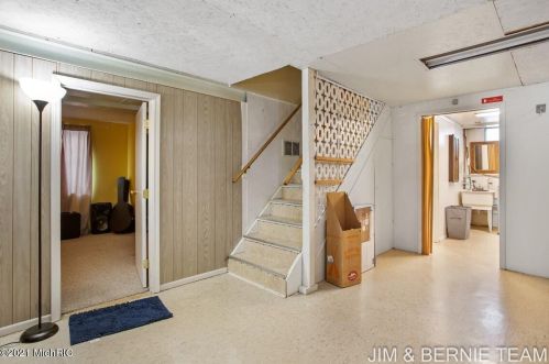 3100 Stratford Dr, Wyoming MI exterior