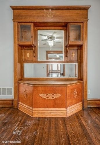 5327 Michigan Ave, Chicago IL 60615-4625 exterior