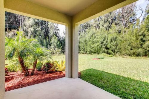 1361 Navajo Ln, Fort Pierce FL 34983-3173 exterior