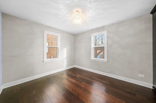 7339 Washtenaw Ave, Chicago IL 60645-1401 exterior