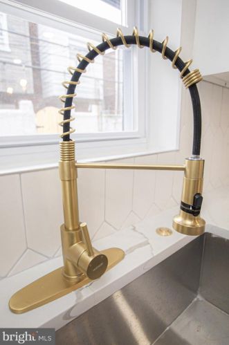 2022 21 St, Philadelphia PA 19145-2722 exterior