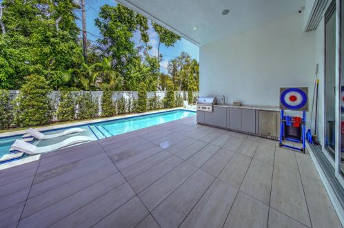 1305 4th Ct, Boca Raton FL  33432-1408 exterior