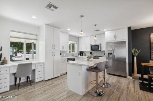 4720 14th Ave, Phoenix AZ  85013-2412 exterior