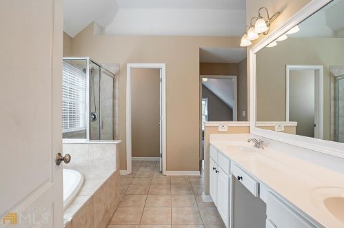 645 Kenton Pl, Atlanta GA 30331-0045 exterior