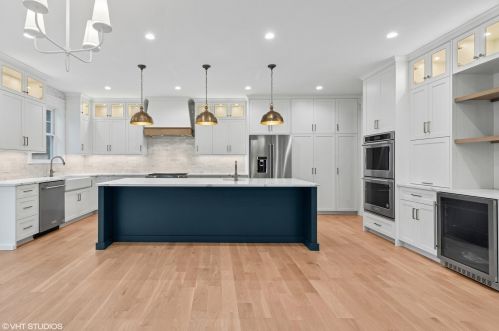 245 Highland Ave, Elmhurst IL  60126-2554 exterior