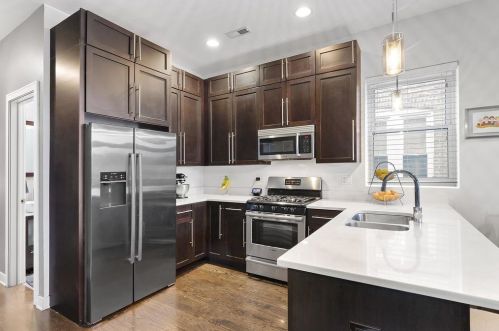 2322 Augusta Blvd, Chicago, IL 60622-4872