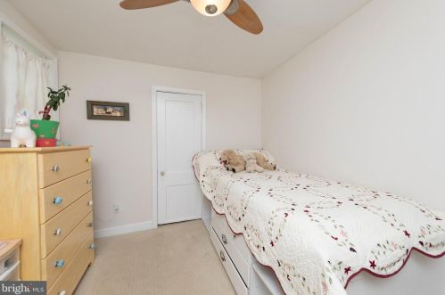 4324 Fleming St, Philadelphia PA 19128-4808 exterior