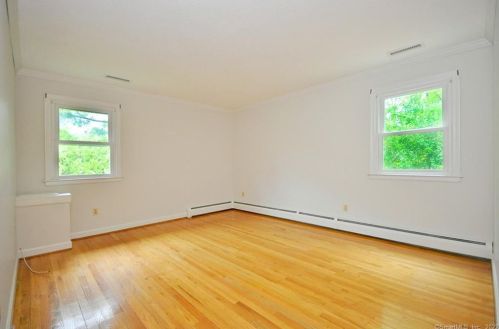 51 Lincoln Way, Windsor CT 06095-3545 exterior