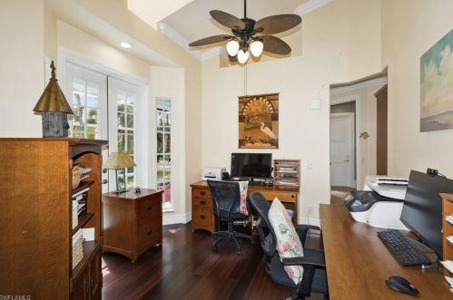 4691 1 Ave, Naples FL 34102-6001 exterior