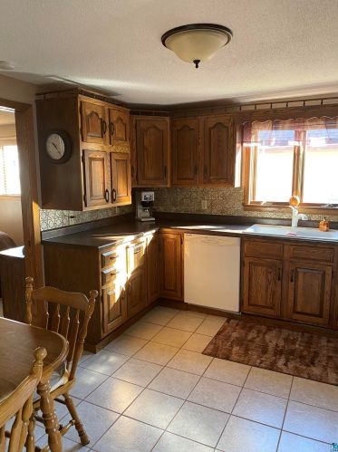 26 6 St, Duluth MN 55810-2240 exterior