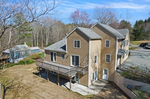 160 Hall Rd, Barrington NH 03825-3211 exterior