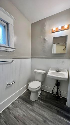 1036 Alpine Ave, Grand Rapids MI 49504-4140 exterior