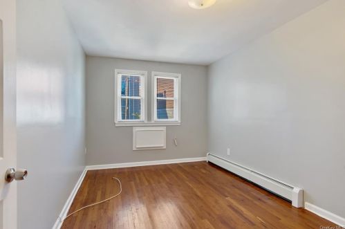 3617 Eastchester Rd, Bronx NY 10466-5882 exterior