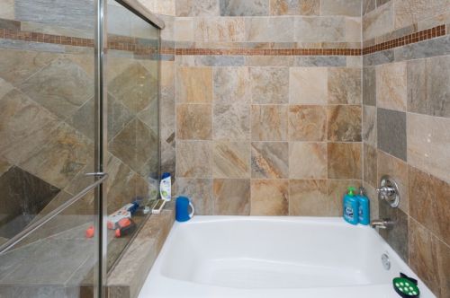 6923 Kenton Ave, Chicago IL 60712-2429 exterior