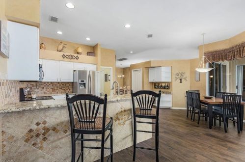 4160 7 Ave, Naples FL 34119-1522 exterior