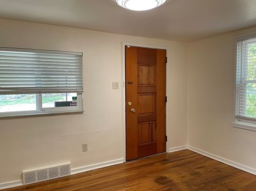 3805 Sunview Dr, Pittsburgh PA  15227-2634 exterior