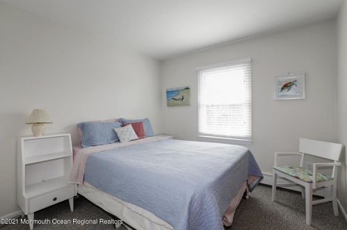 320 Elizabeth Ave, Point Pleasant Beach NJ 08742-4133 exterior