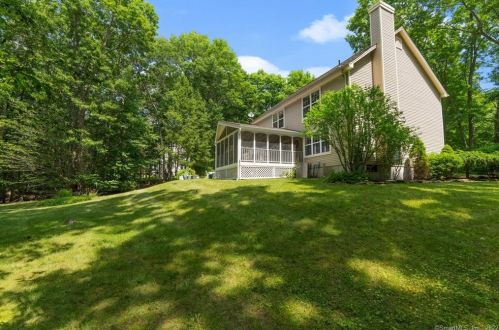 39 Shailer Pond Rd, Deep River CT 06417-1568 exterior
