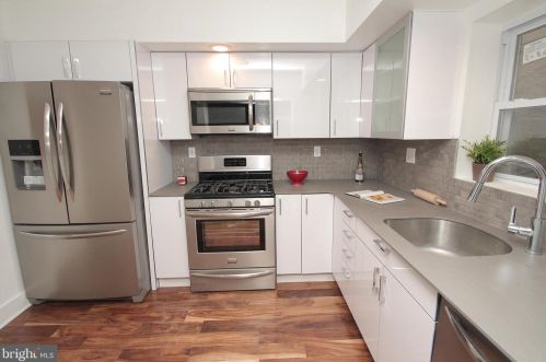 606 American St, Philadelphia PA 19140-5724 exterior