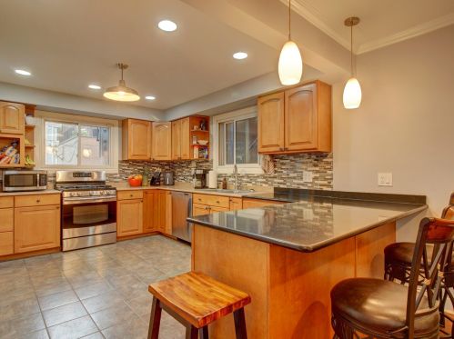 3050 Oakley Ave, Chicago IL 60636-3633 exterior