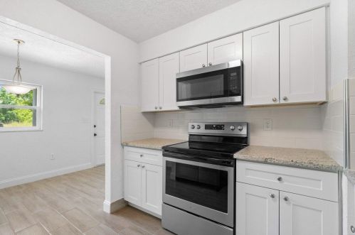 524 14 St, Fort Pierce FL 34950-2846 exterior