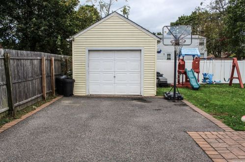 30 Leyden St, Huntington Station NY 11746-1824 exterior