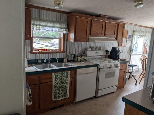 4094 Latas Ln, Meskegon MI 49442-6835 exterior