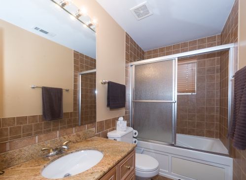 8236 Ainslie St, Chicago IL 60706-3067 exterior