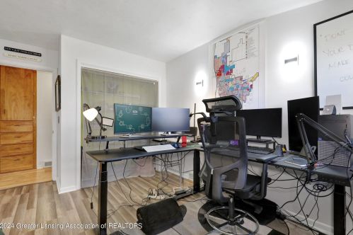 615 Burcham Dr, East Lansing MI 48823-2746 exterior