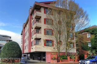 215 14th Ave, Seattle, WA 98112-5263