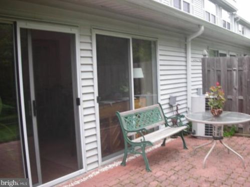 25 Jasmine Ct, Trenton NJ 08648-4808 exterior