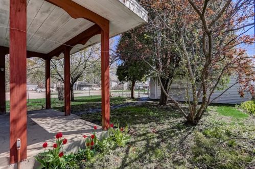 525 Ash St, Waukegan IL 60085-3928 exterior