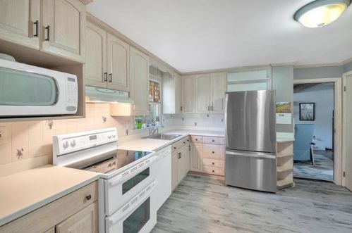 589 Clemson Dr, Pittsburgh PA 15243-1736 exterior