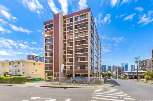 905 Spencer St, Honolulu HI  96822-3781 exterior