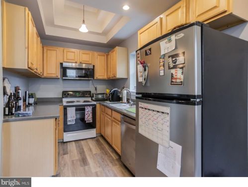 241 Bainbridge St, Philadelphia PA 19146-2034 exterior