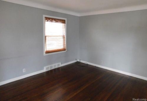 442 Smith Ave, Bham MI  48009-2027 exterior