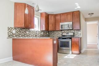 8195 Tripp Ave, Chicago IL  60652-2948 exterior