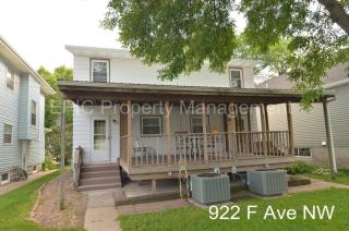 922 F Ave, Cedar Rapids IA  52405-2723 exterior