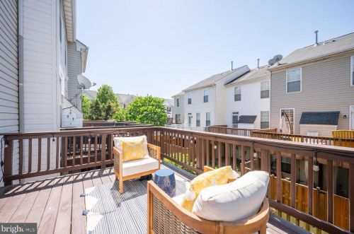 6940 Lerwick Ct, Alexandria VA  22315-5717 exterior